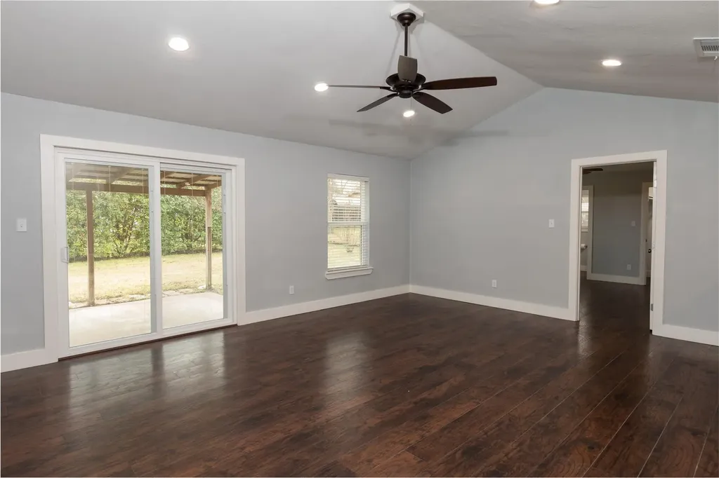 1005 George Street Taylor TX 76574