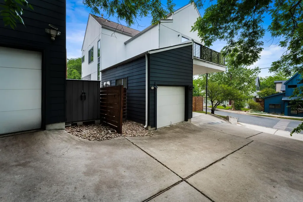 2311 E 18th Street Austin TX 78702