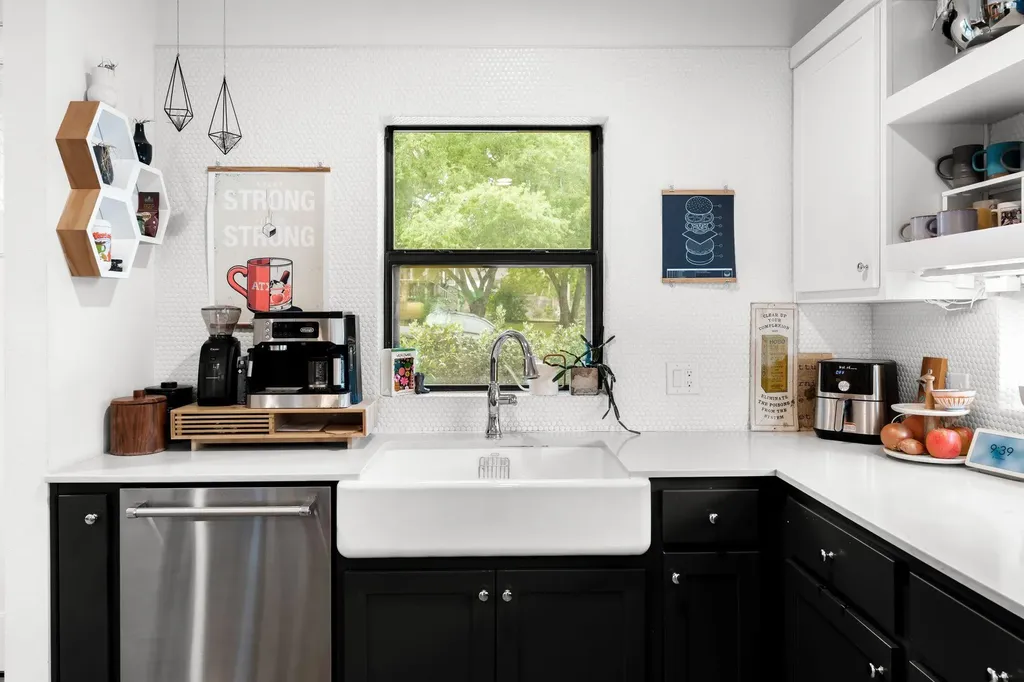 2311 E 18th Street Austin TX 78702