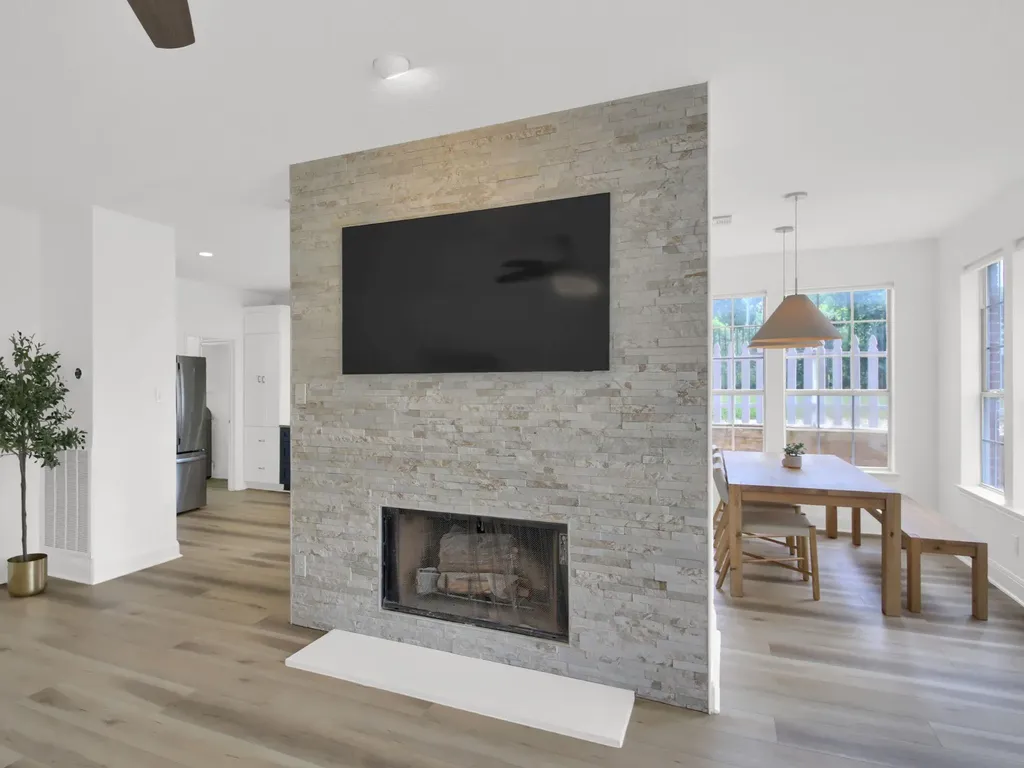 6001 Sierra Arbor Court Austin TX 78759
