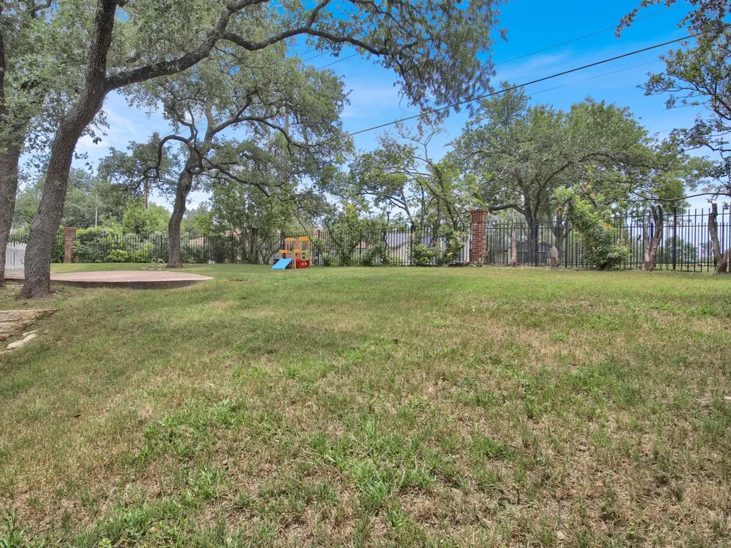 6001 Sierra Arbor Court Austin TX 78759