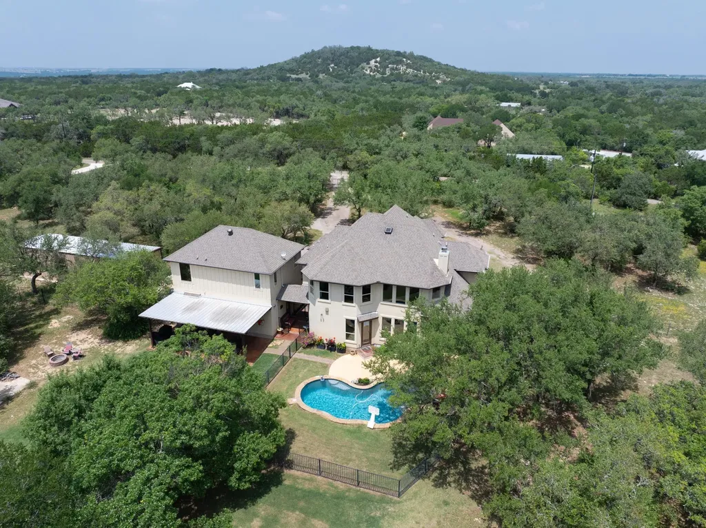 3696 County Road 207 Liberty Hill TX 78642