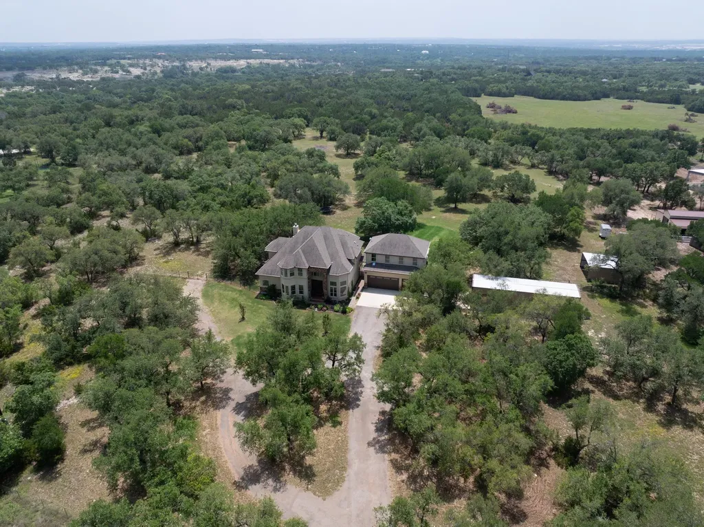 3696 County Road 207 Liberty Hill TX 78642