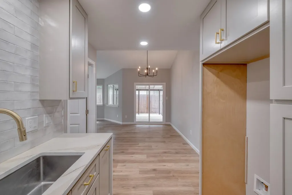 905 Wickfield Lane Austin TX 78753