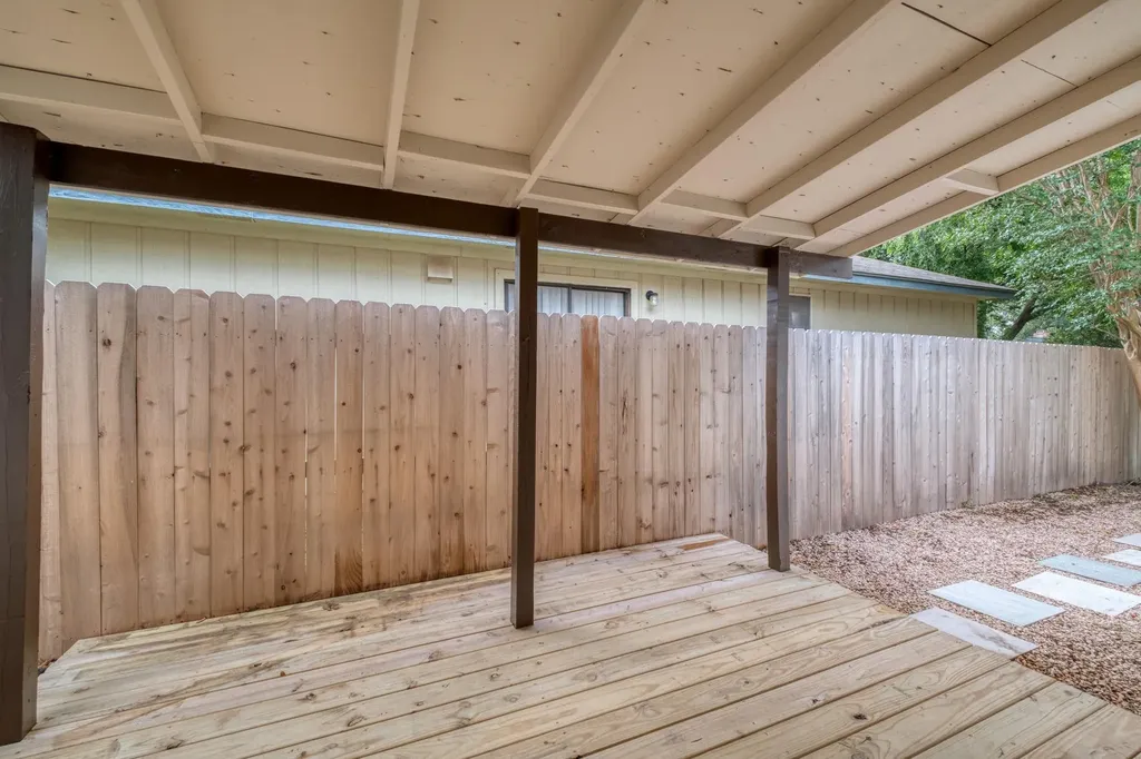 905 Wickfield Lane Austin TX 78753