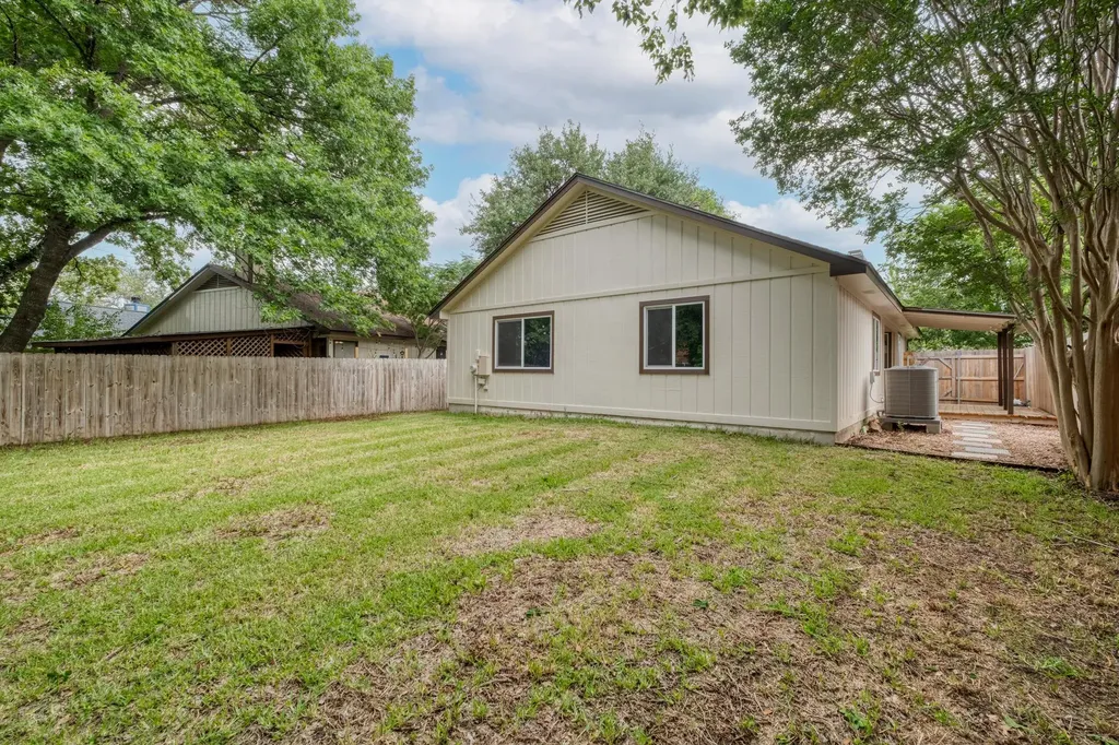 905 Wickfield Lane Austin TX 78753