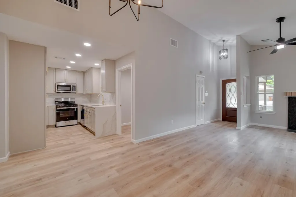 905 Wickfield Lane Austin TX 78753