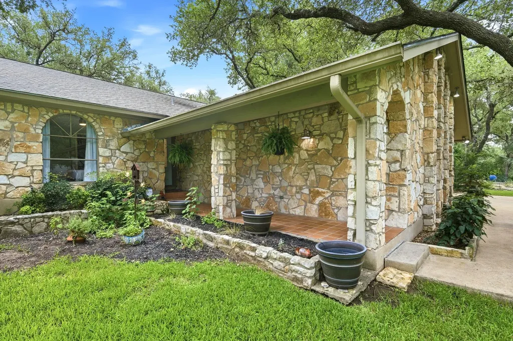 11101 Yucca Drive Austin TX 78759