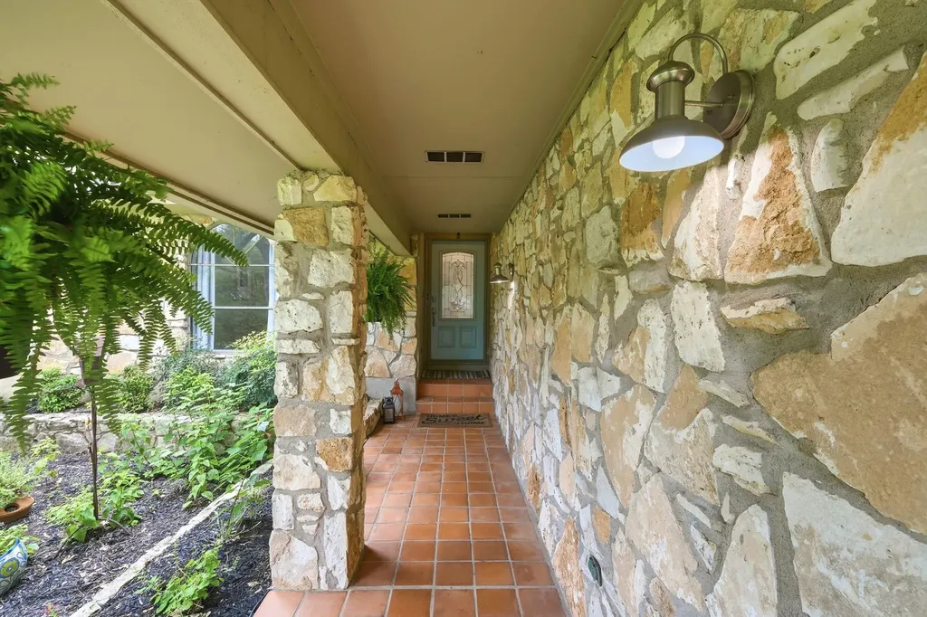 11101 Yucca Drive Austin TX 78759