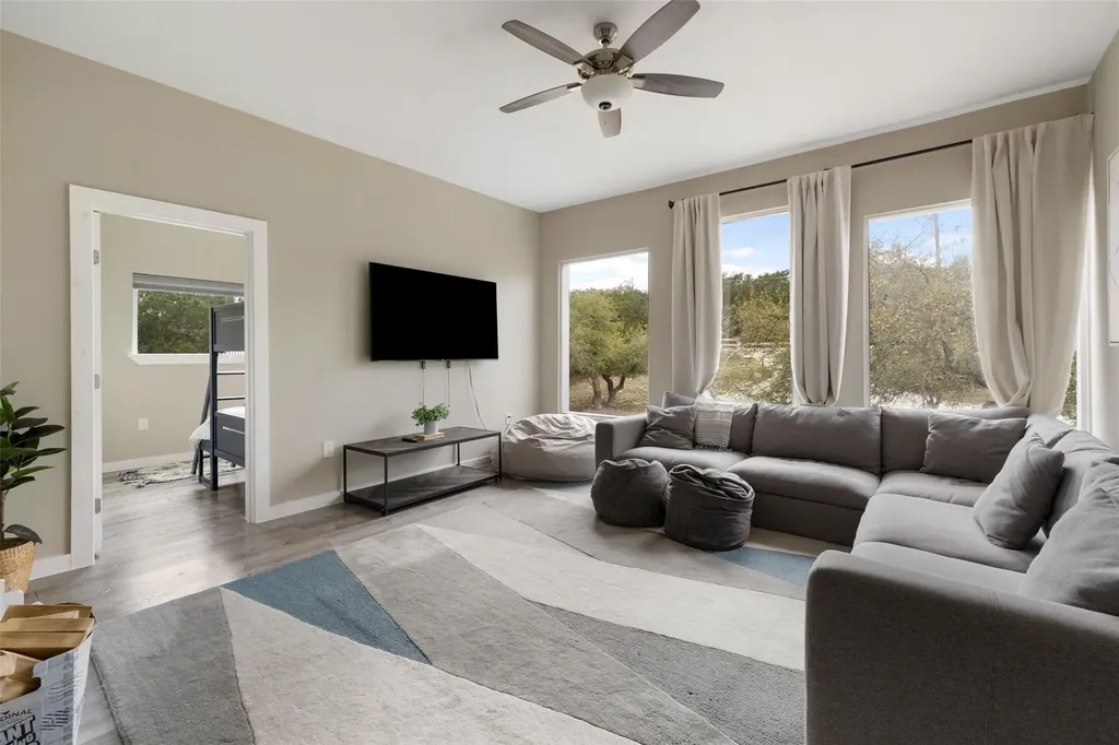 900 Deer Creek Circle Dripping Springs TX 78620
