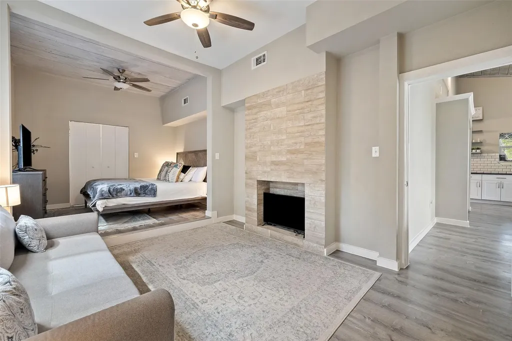900 Deer Creek Circle Dripping Springs TX 78620