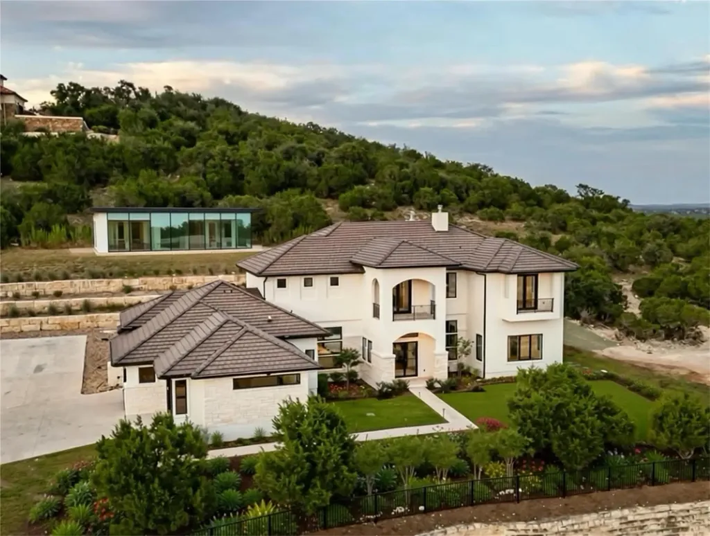 106 Bella Montagna Circle Austin TX 78734