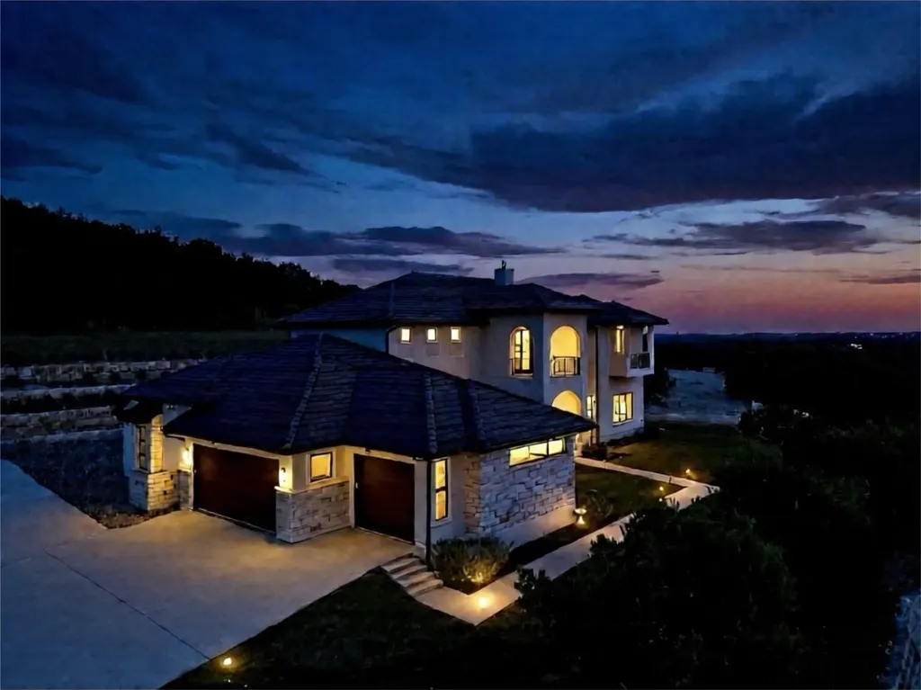 106 Bella Montagna Circle Austin TX 78734