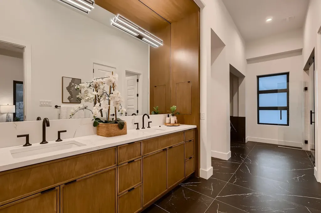 106 Bella Montagna Circle Austin TX 78734