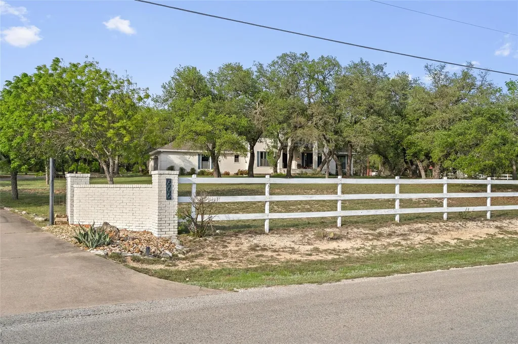606 Winchester Drive Dripping Springs TX 78620