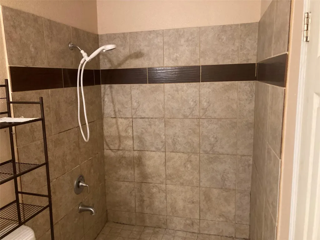 5415 Walnut Grove Drive Austin TX 78744