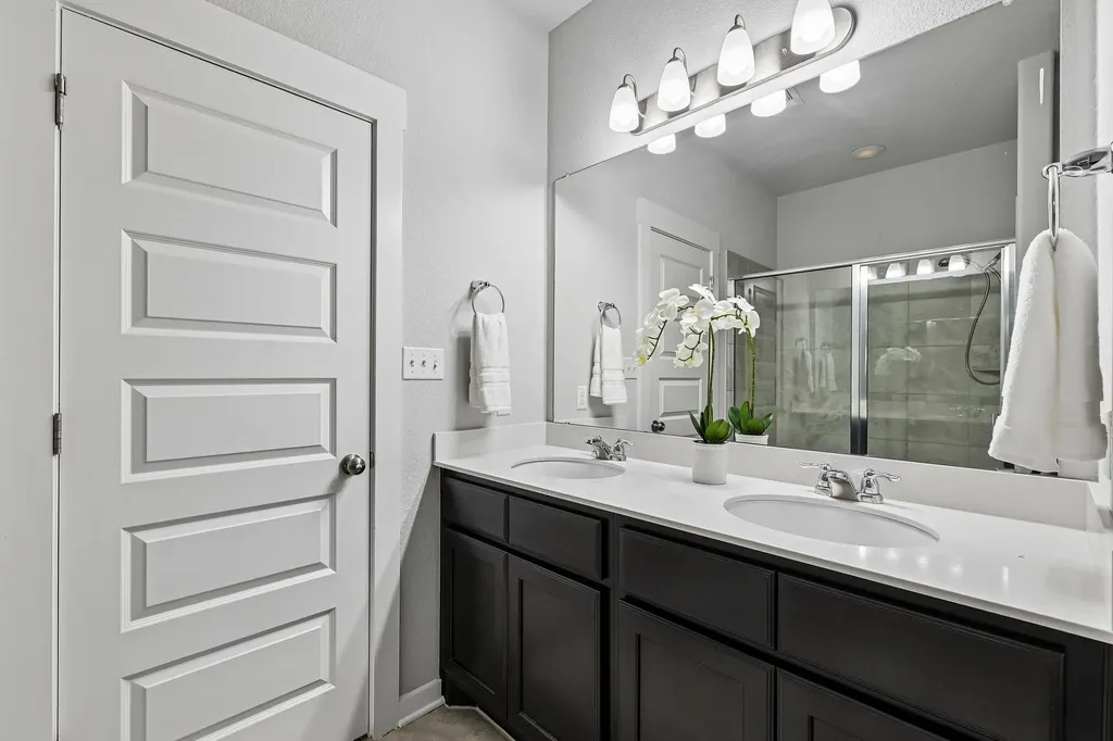 160 Syrah Court Leander TX 78641