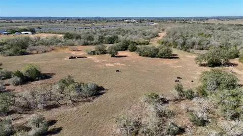 7180 Cr 283 Harwood TX 78632