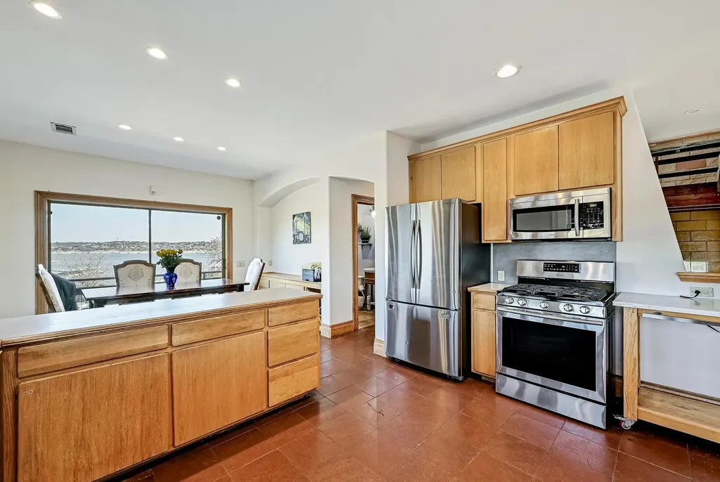 840 Windy Shores Loop Spicewood TX 78669