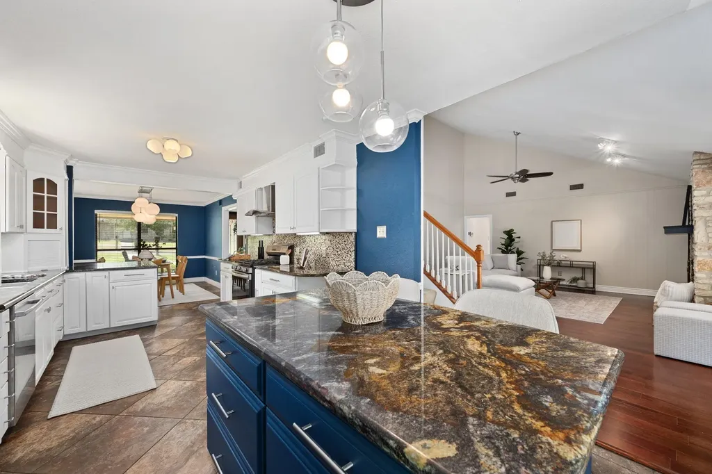 3908 Valley View Round Rock TX 78681