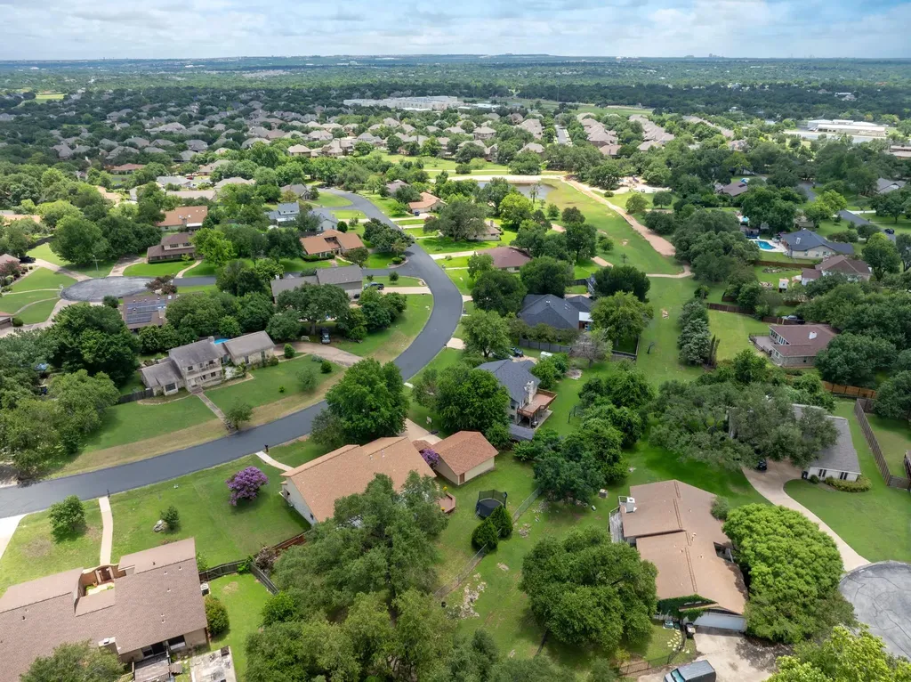 3908 Valley View Round Rock TX 78681