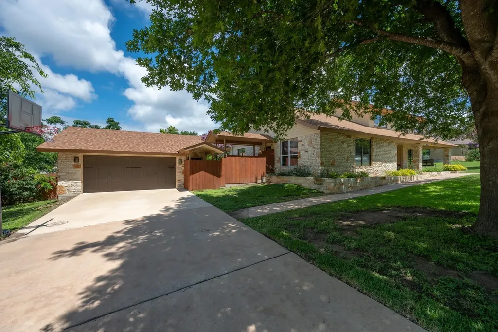 3908 Valley View Round Rock TX 78681