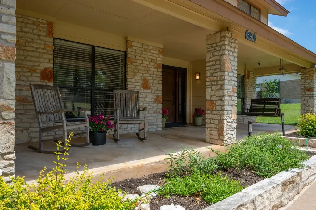 3908 Valley View Round Rock TX 78681
