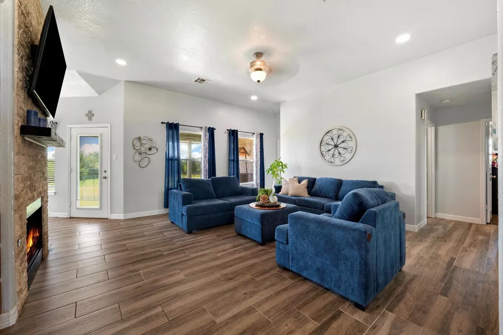 4900 Gate Dancer Lane Pflugerville TX 78660