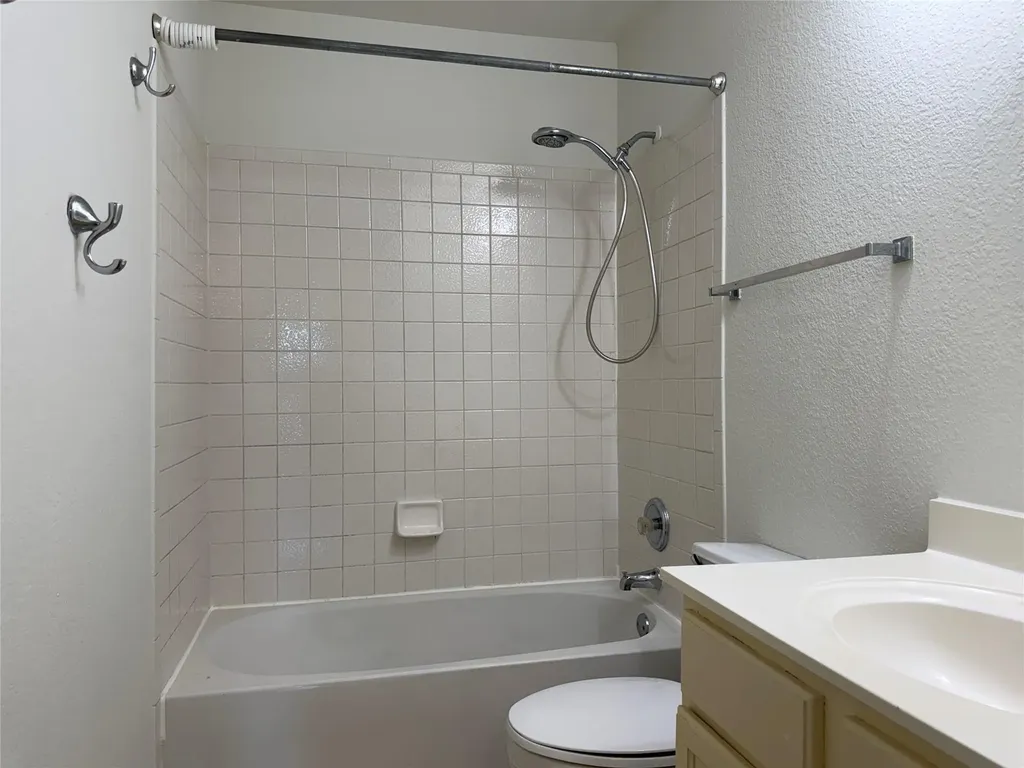 10509 Marshitahs Way Austin TX 78748