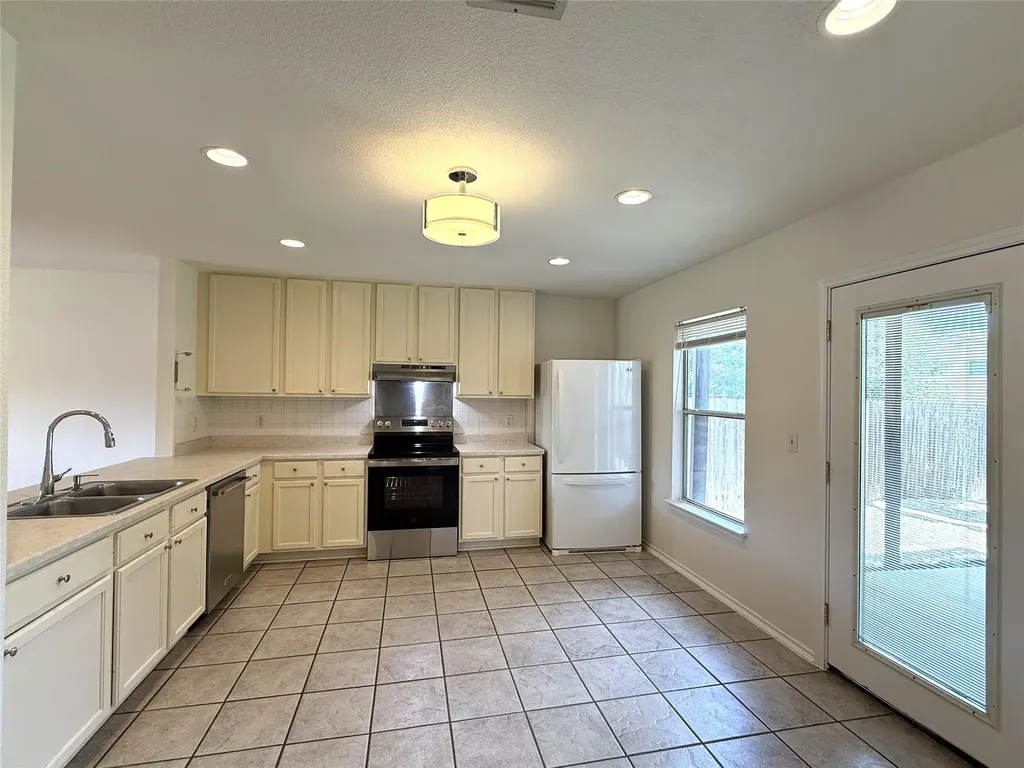 10509 Marshitahs Way Austin TX 78748