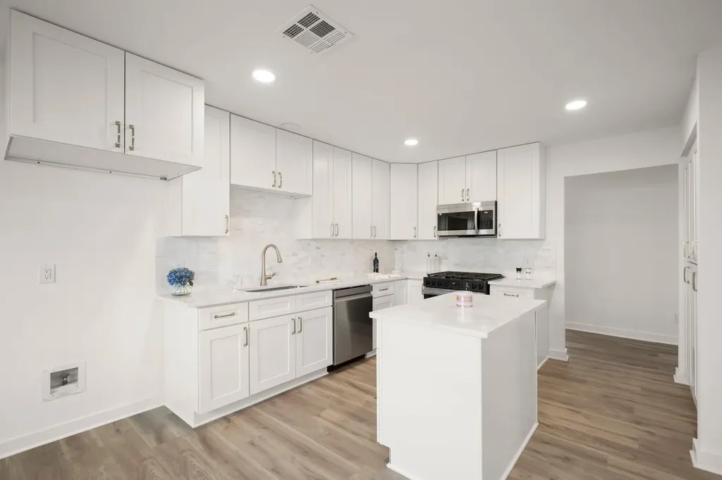 5828 Secrest Drive Austin TX 78759