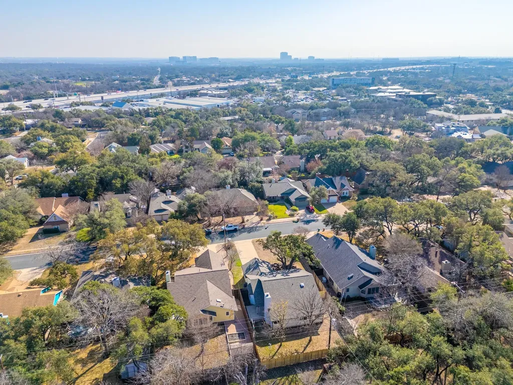 5828 Secrest Drive Austin TX 78759