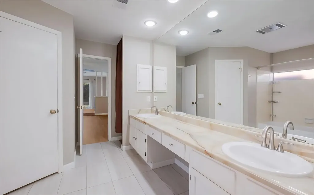 16314 Falcon Hill Street San Antonio TX 78247