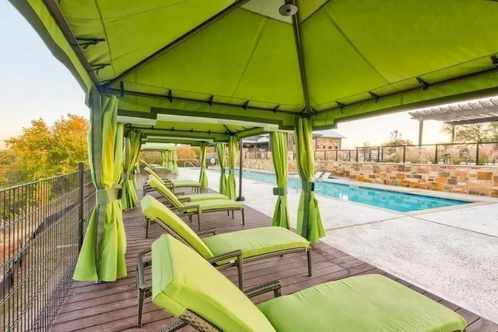 18517 Tanner Bayou Loop Austin TX 78738