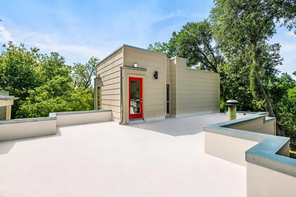 5932 Highland Hills Drive Austin TX 78731