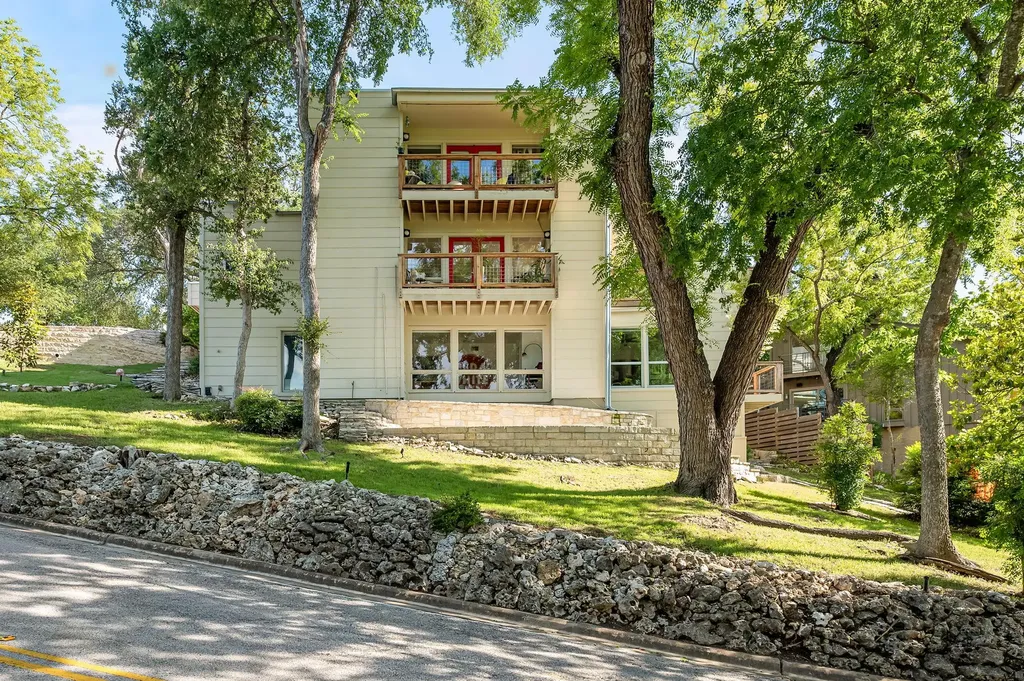 5932 Highland Hills Drive Austin TX 78731