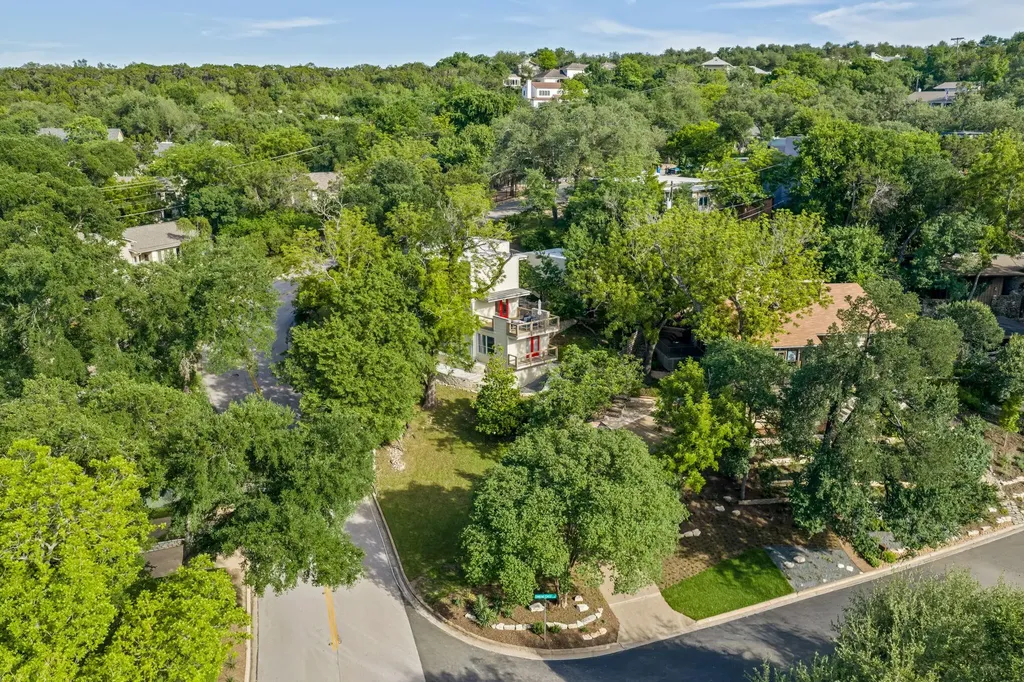 5932 Highland Hills Drive Austin TX 78731