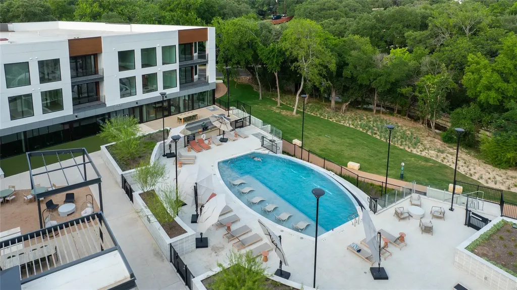 2209 S 1st Street Austin TX 78704