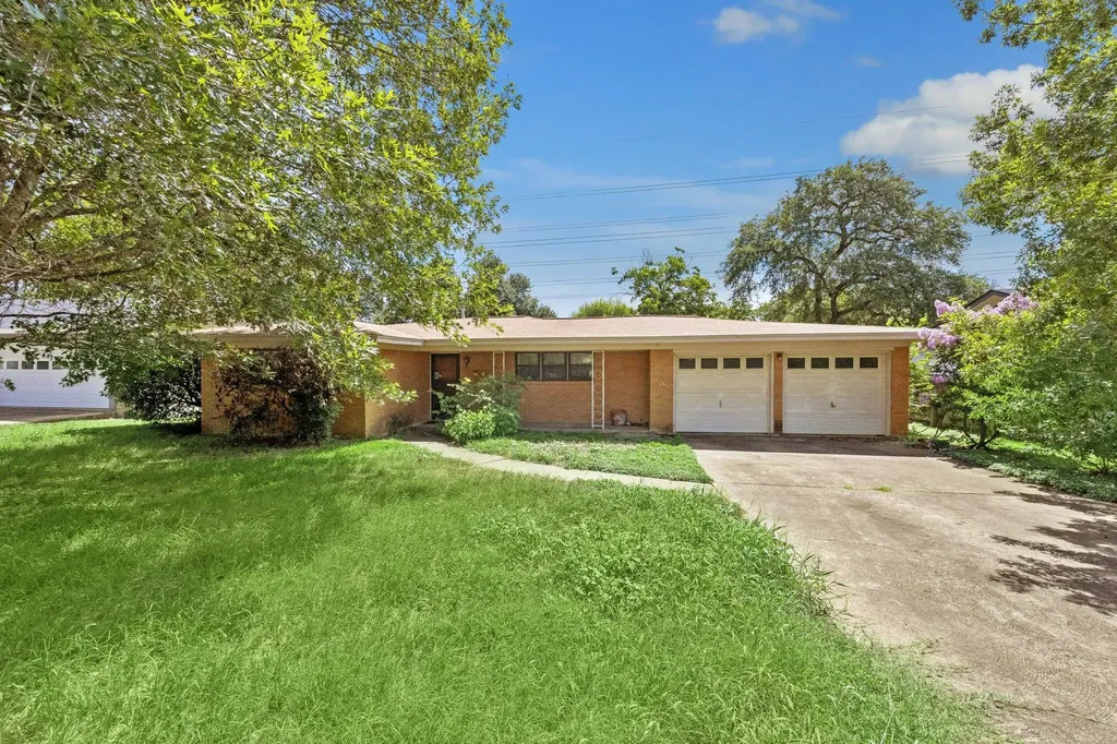 4708 Frontier Trail Austin TX 78745