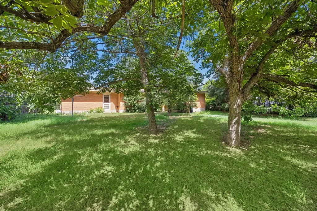4708 Frontier Trail Austin TX 78745