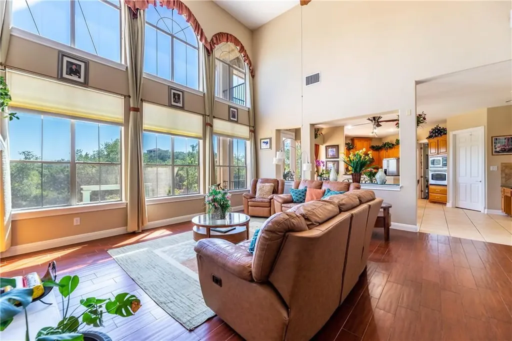 4325 Lago Viento Austin TX 78734