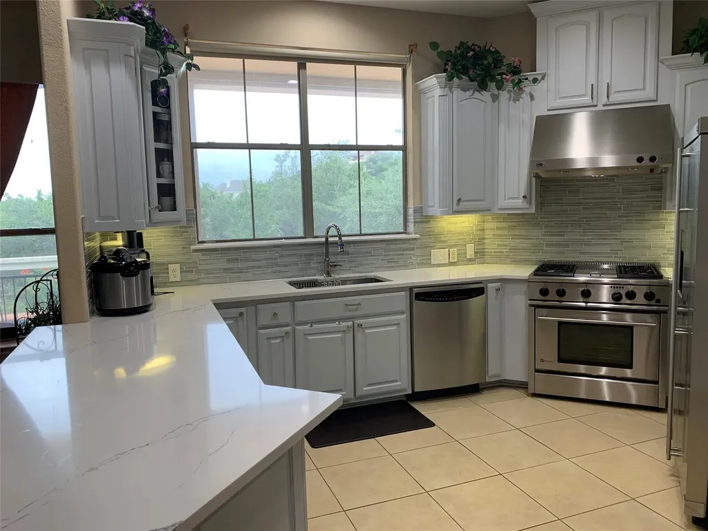 4325 Lago Viento Austin TX 78734