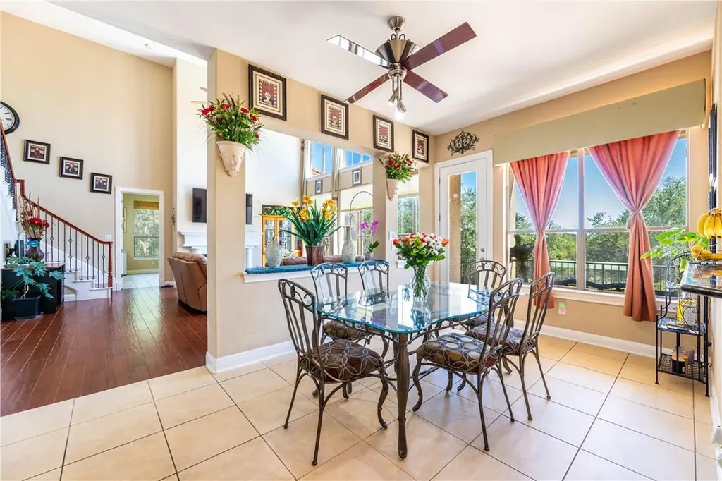 4325 Lago Viento Austin TX 78734