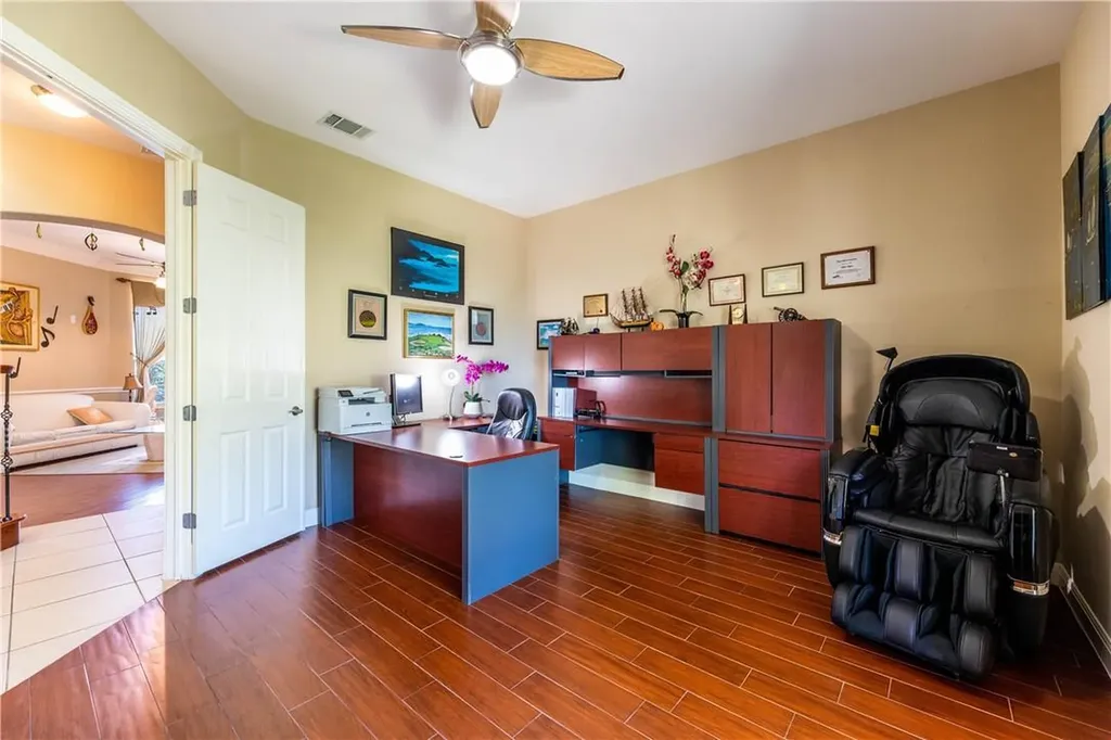 4325 Lago Viento Austin TX 78734