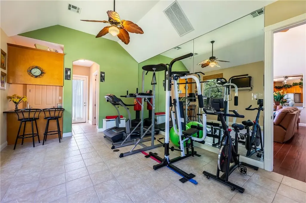 4325 Lago Viento Austin TX 78734