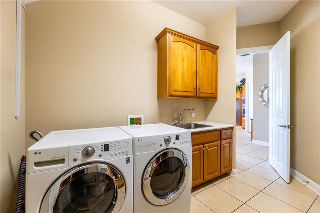 4325 Lago Viento Austin TX 78734
