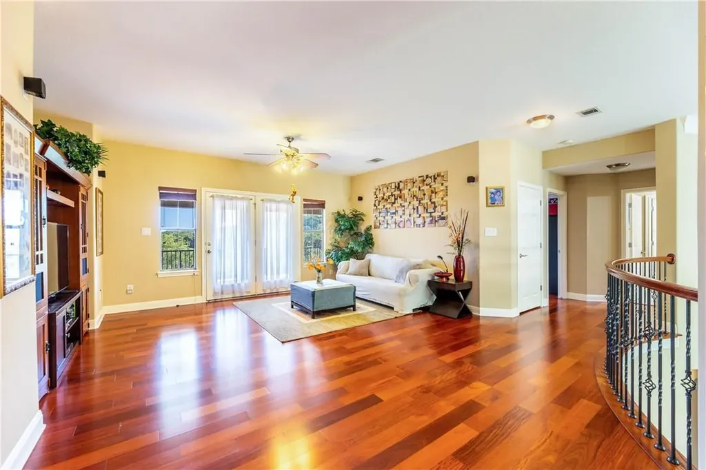 4325 Lago Viento Austin TX 78734