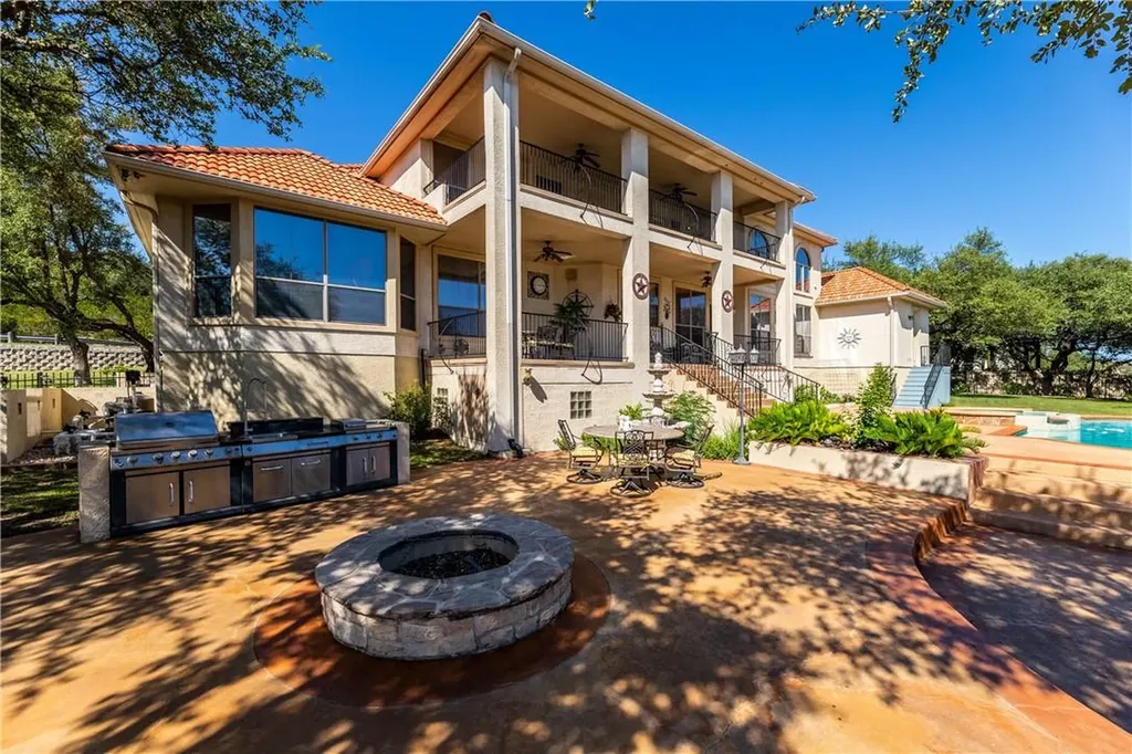 4325 Lago Viento Austin TX 78734
