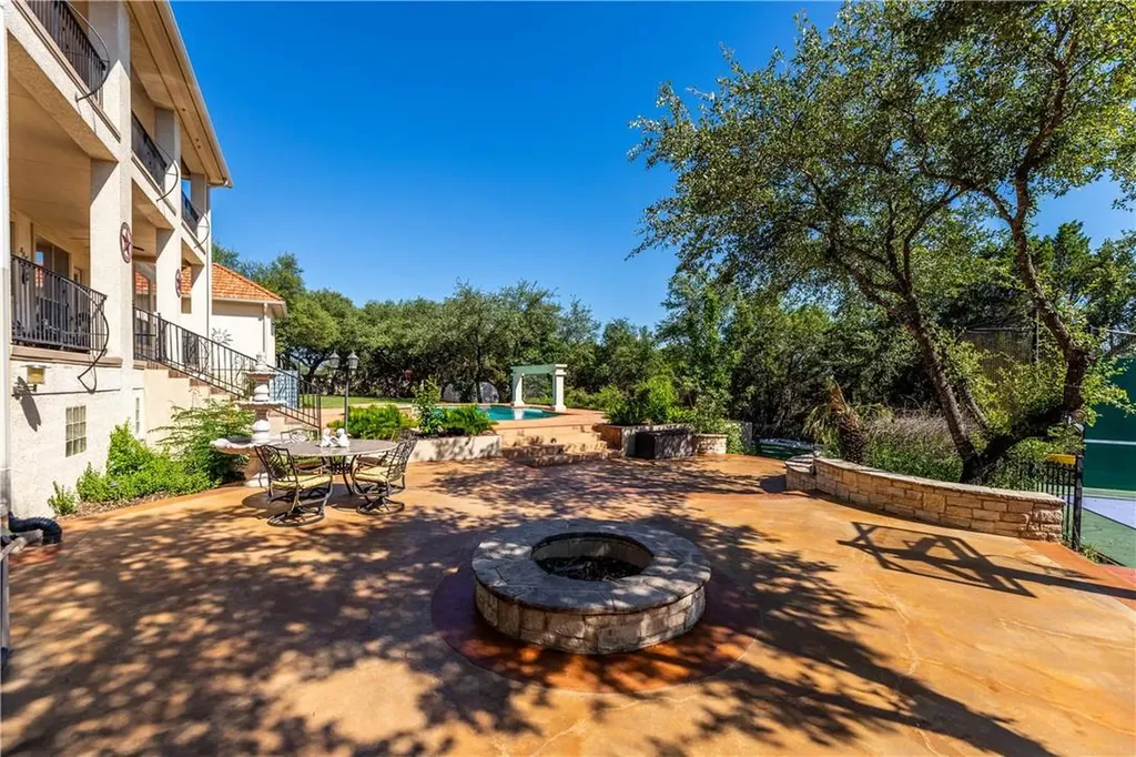 4325 Lago Viento Austin TX 78734