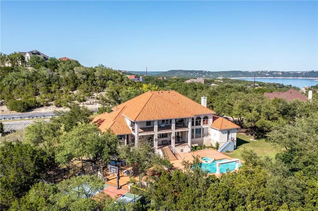 4325 Lago Viento Austin TX 78734